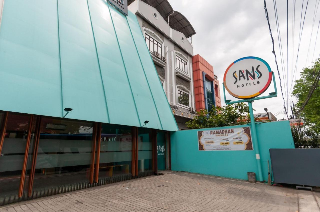 Sans Hotel Finest Medan Exterior foto